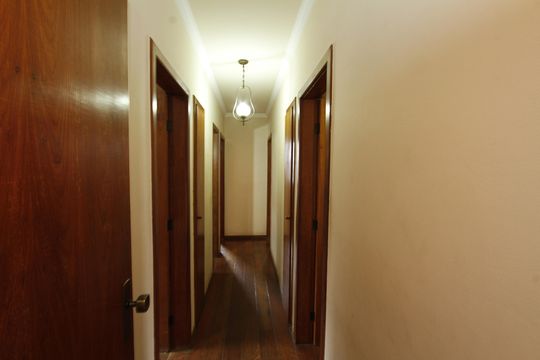 Corredor de apartamento à venda com 4 quartos, 156m² em Gutierrez, Belo Horizonte