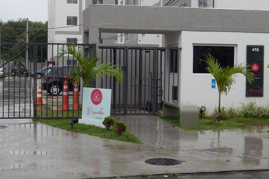 Fachada  de apartamento para alugar com 2 quartos, 40m² em Guaratiba, Rio de Janeiro