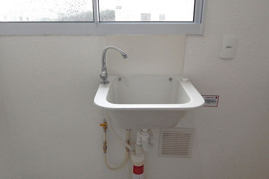 Área de serviço de apartamento para alugar com 2 quartos, 40m² em Guaratiba, Rio de Janeiro