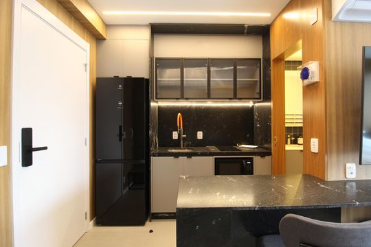 Cozinha de kitnet/studio para alugar com 1 quarto, 30m² em Indianópolis, São Paulo