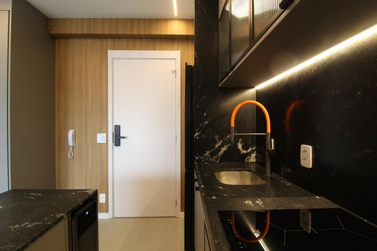 Cozinha de kitnet/studio para alugar com 1 quarto, 30m² em Indianópolis, São Paulo