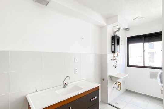 Cozinha de apartamento para alugar com 2 quartos, 39m² em Vila Campanela, São Paulo
