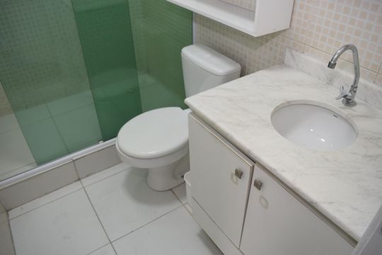 Banheiro da Suíte de apartamento para alugar com 2 quartos, 69m² em Vila Carrão, São Paulo