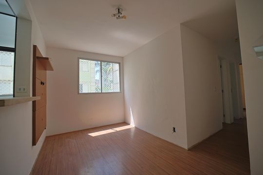 Sala de apartamento para alugar com 2 quartos, 43m² em Jardim Santa Teresinha, São Paulo