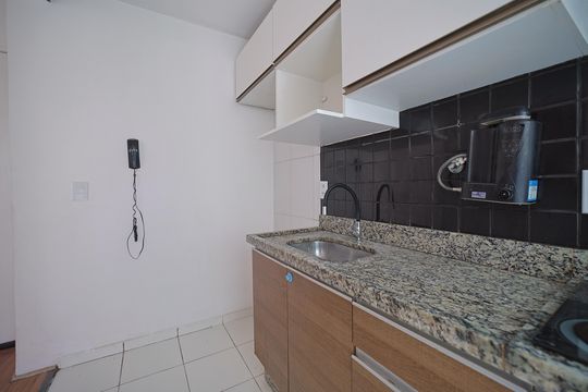 Cozinha de apartamento para alugar com 2 quartos, 43m² em Jardim Santa Teresinha, São Paulo