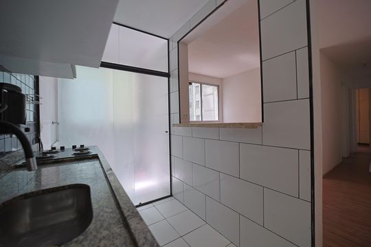 Cozinha de apartamento para alugar com 2 quartos, 43m² em Jardim Santa Teresinha, São Paulo
