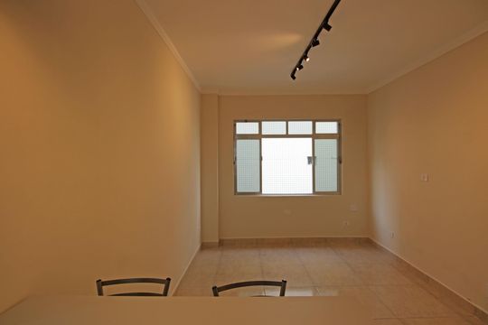 Sala de apartamento para alugar com 1 quarto, 55m² em Gonzaga, Santos