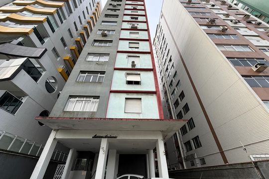 Fachada de apartamento para alugar com 1 quarto, 55m² em Gonzaga, Santos