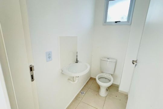 Lavabo de casa de condomínio para alugar com 2 quartos, 80m² em Bairro Jardim Nossa Senhora das Graças, Cotia