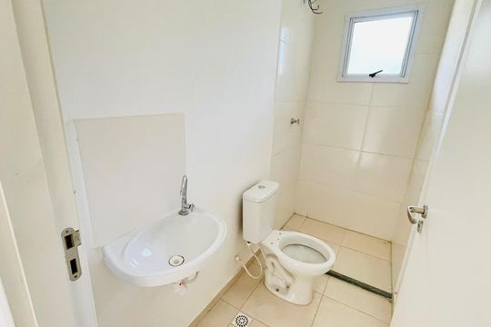 Banheiro de casa de condomínio para alugar com 2 quartos, 60m² em Bairro Jardim Nossa Senhora das Graças, Cotia