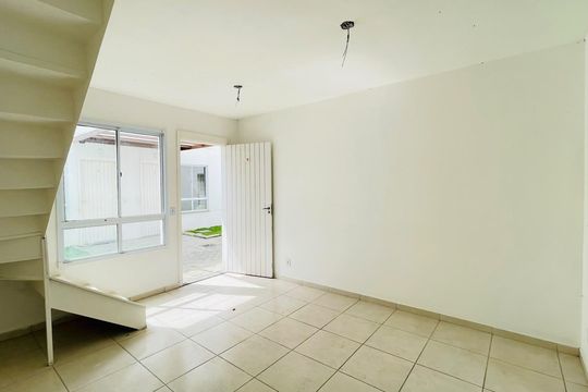 Sala de casa de condomínio para alugar com 2 quartos, 60m² em Bairro Jardim Nossa Senhora das Graças, Cotia
