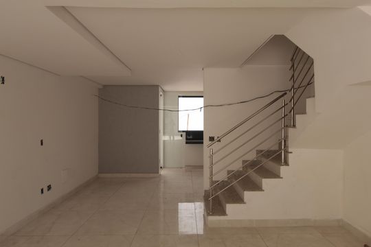 Sala de casa à venda com 3 quartos, 122m² em Santa Monica, Belo Horizonte