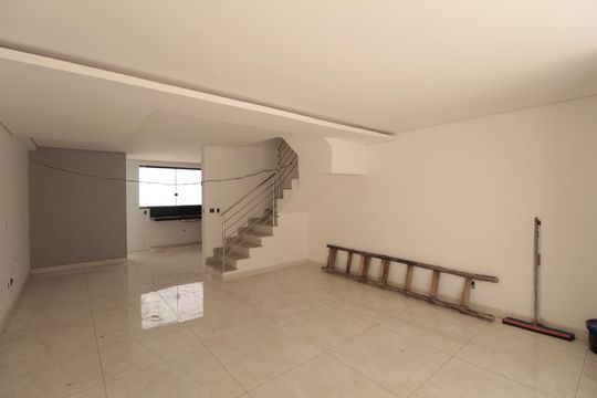 Casa à venda com 3 quartos, 122m² em Santa Monica, Belo Horizonte