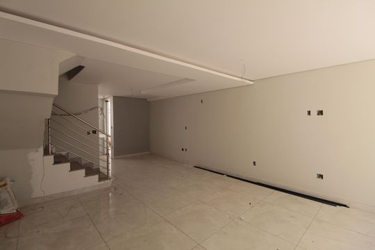 Casa à venda com 3 quartos, 122m² em Santa Monica, Belo Horizonte