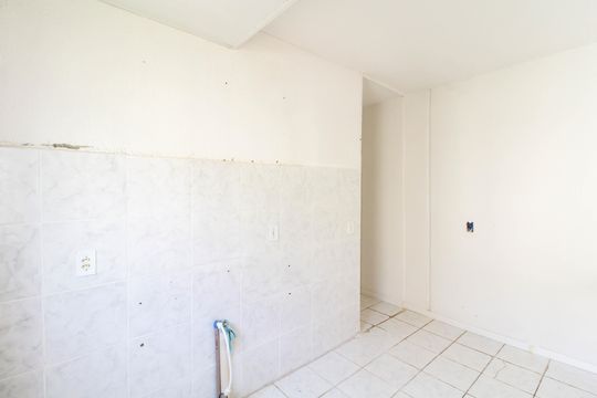 Cozinha de apartamento para alugar com 2 quartos, 48m² em Guajuviras, Canoas