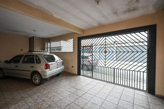 Garagem de casa à venda com 2 quartos, 170m² em Parque Pinheiros, Taboão da Serra