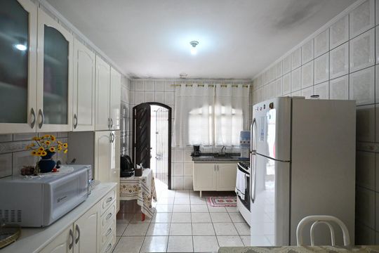 Cozinha de casa à venda com 2 quartos, 170m² em Parque Pinheiros, Taboão da Serra