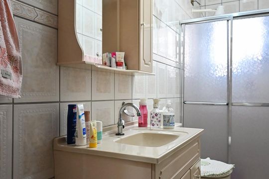 Banheiro de casa à venda com 2 quartos, 170m² em Parque Pinheiros, Taboão da Serra