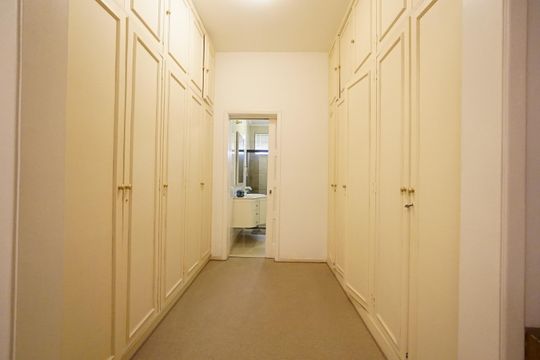 Suíte de casa para alugar com 3 quartos, 350m² em Aclimação, São Paulo