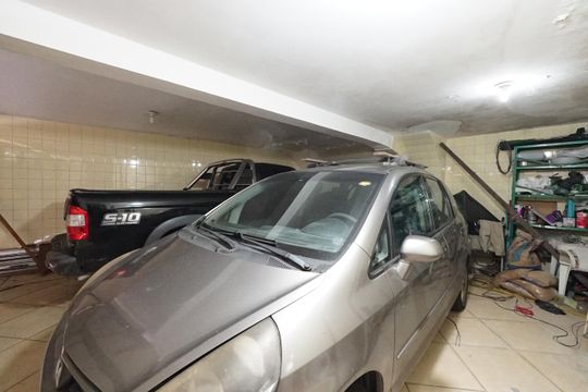 Garagem de casa para alugar com 3 quartos, 350m² em Aclimação, São Paulo