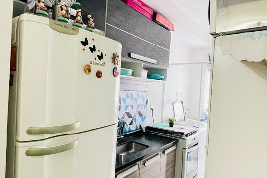 Cozinha de apartamento para alugar com 2 quartos, 47m² em Jardim Isis, Cotia