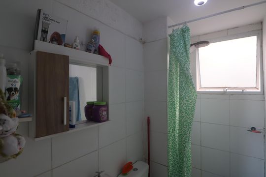 Banheiro de apartamento para alugar com 2 quartos, 42m² em Rio Branco, Canoas