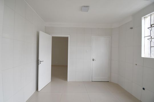Cozinha e Área de Serviço de apartamento à venda com 3 quartos, 120m² em Centro, Curitiba