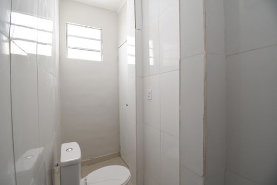 Banheiro da Suíte 1 de apartamento à venda com 3 quartos, 120m² em Centro, Curitiba