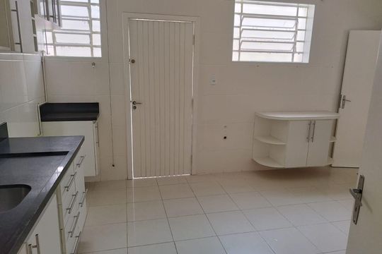 Cozinha de casa para alugar com 3 quartos, 230m² em Granja Julieta, São Paulo