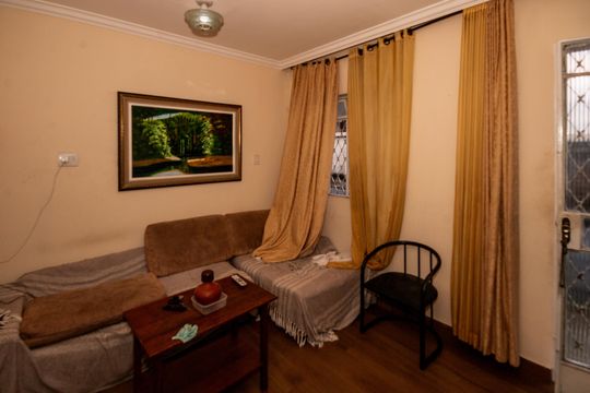 Casa à venda com 3 quartos, 360m² em Serrano, Belo Horizonte