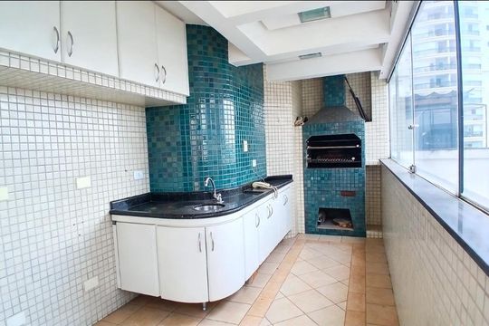 Apartamento à venda com 3 quartos, 183m² em Vila Gumercindo, São Paulo