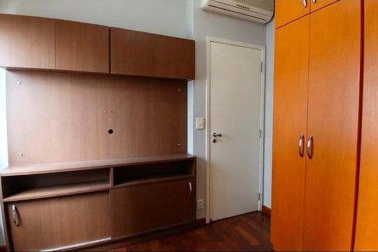 Apartamento à venda com 3 quartos, 183m² em Vila Gumercindo, São Paulo