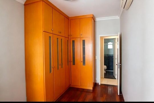 Apartamento à venda com 3 quartos, 183m² em Vila Gumercindo, São Paulo