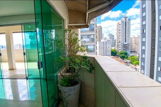 Apartamento à venda com 3 quartos, 183m² em Vila Gumercindo, São Paulo