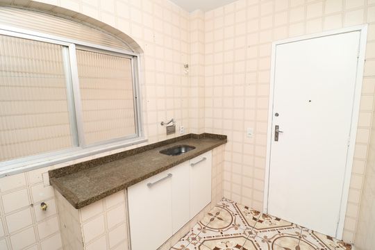 Cozinha de apartamento para alugar com 3 quartos, 98m² em Ribeira, Rio de Janeiro