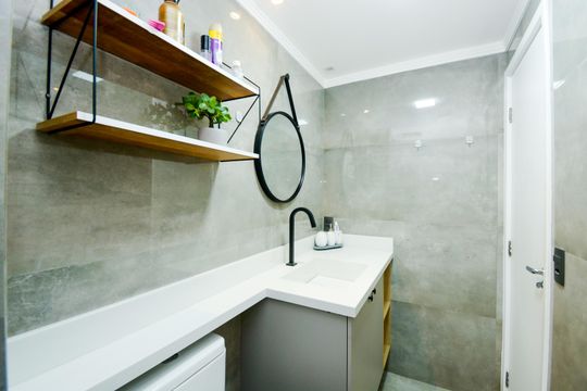 Banheiro de apartamento para alugar com 1 quarto, 47m² em Vila Galvão, Guarulhos