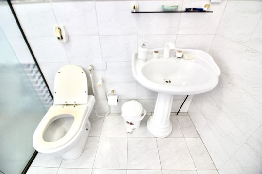 Banheiro da Suíte 1 de casa à venda com 2 quartos, 134m² em Vila Dalila, São Paulo