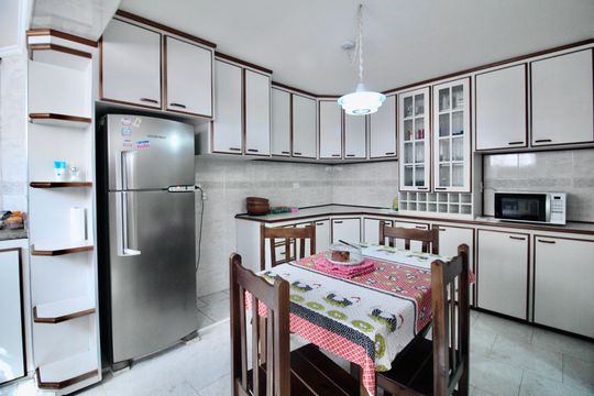 Cozinha de casa à venda com 2 quartos, 134m² em Vila Dalila, São Paulo