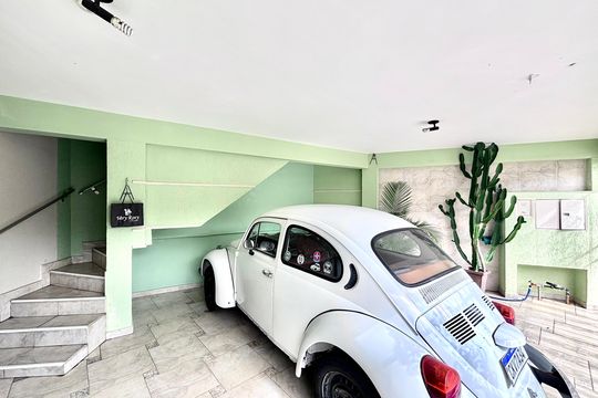 Garagem de casa à venda com 2 quartos, 134m² em Vila Dalila, São Paulo