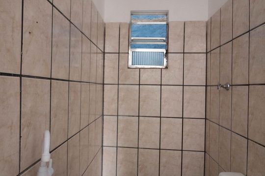 Banheiro de apartamento para alugar com 2 quartos, 55m² em Jardim Adriana, Guarulhos