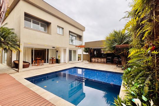 Piscina  de casa de condomínio à venda com 5 quartos, 560m² em Alphaville Residencial Dois, Barueri