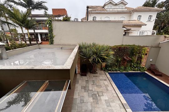 Vista sacada suíte 1 de casa de condomínio à venda com 5 quartos, 560m² em Alphaville Residencial Dois, Barueri