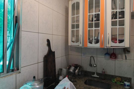 Cozinha de apartamento à venda com 2 quartos, 49m² em Jardim Leblon, Belo Horizonte