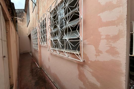 Fachada de casa para alugar com 1 quarto, 45m² em Abolição, Rio de Janeiro
