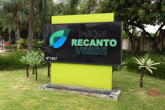 Fachada do condomínio de apartamento para alugar com 2 quartos, 42m² em Santa Cruz, Rio de Janeiro