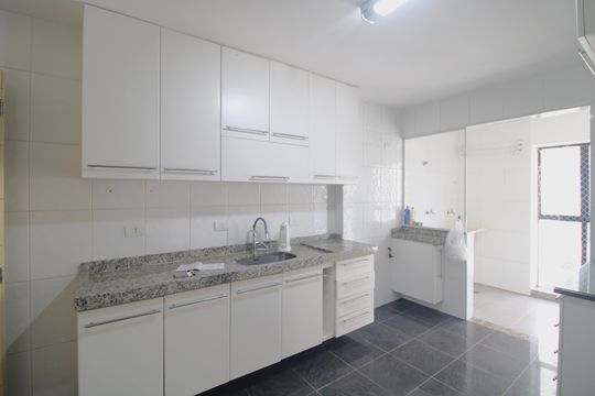 Cozinha de apartamento para alugar com 3 quartos, 93m² em Jardim Marajoara, São Paulo
