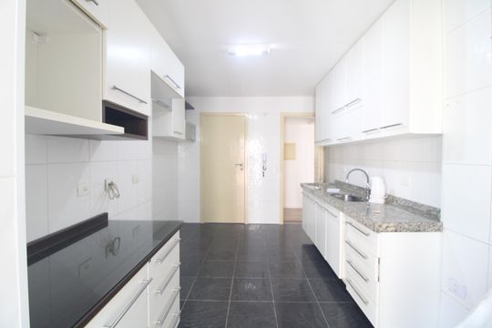 Cozinha de apartamento para alugar com 3 quartos, 93m² em Jardim Marajoara, São Paulo