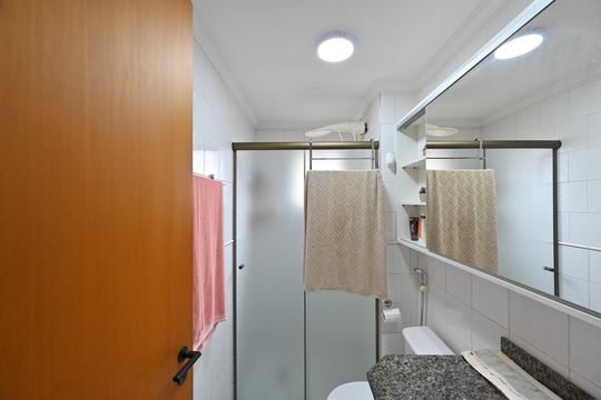 Banheiro Social de apartamento à venda com 2 quartos, 63m² em Vila da Saúde, São Paulo