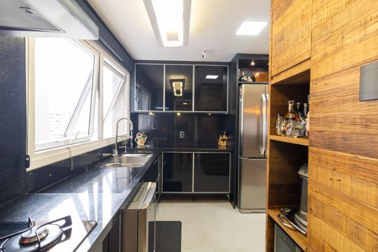 Cozinha de apartamento à venda com 3 quartos, 158m² em Menino Deus, Porto Alegre