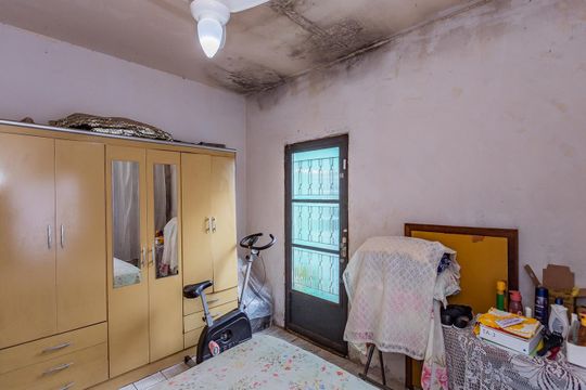 Suite de casa à venda com 4 quartos, 216m² em Vila dos Remedios, São Paulo